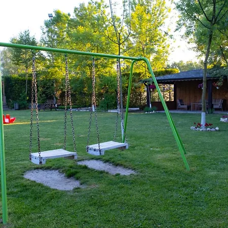 Cayir Cimen 公寓式酒店 3*